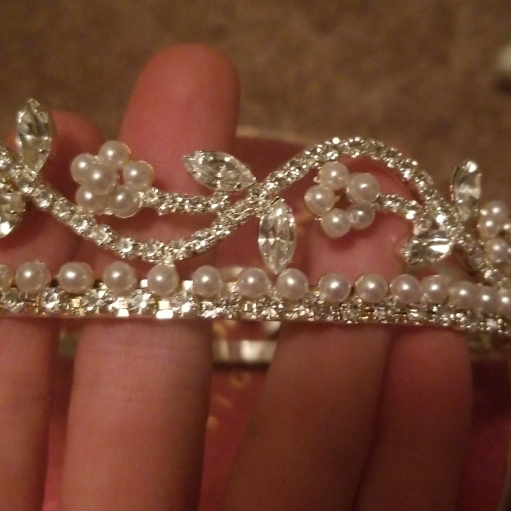 Bun princess crown